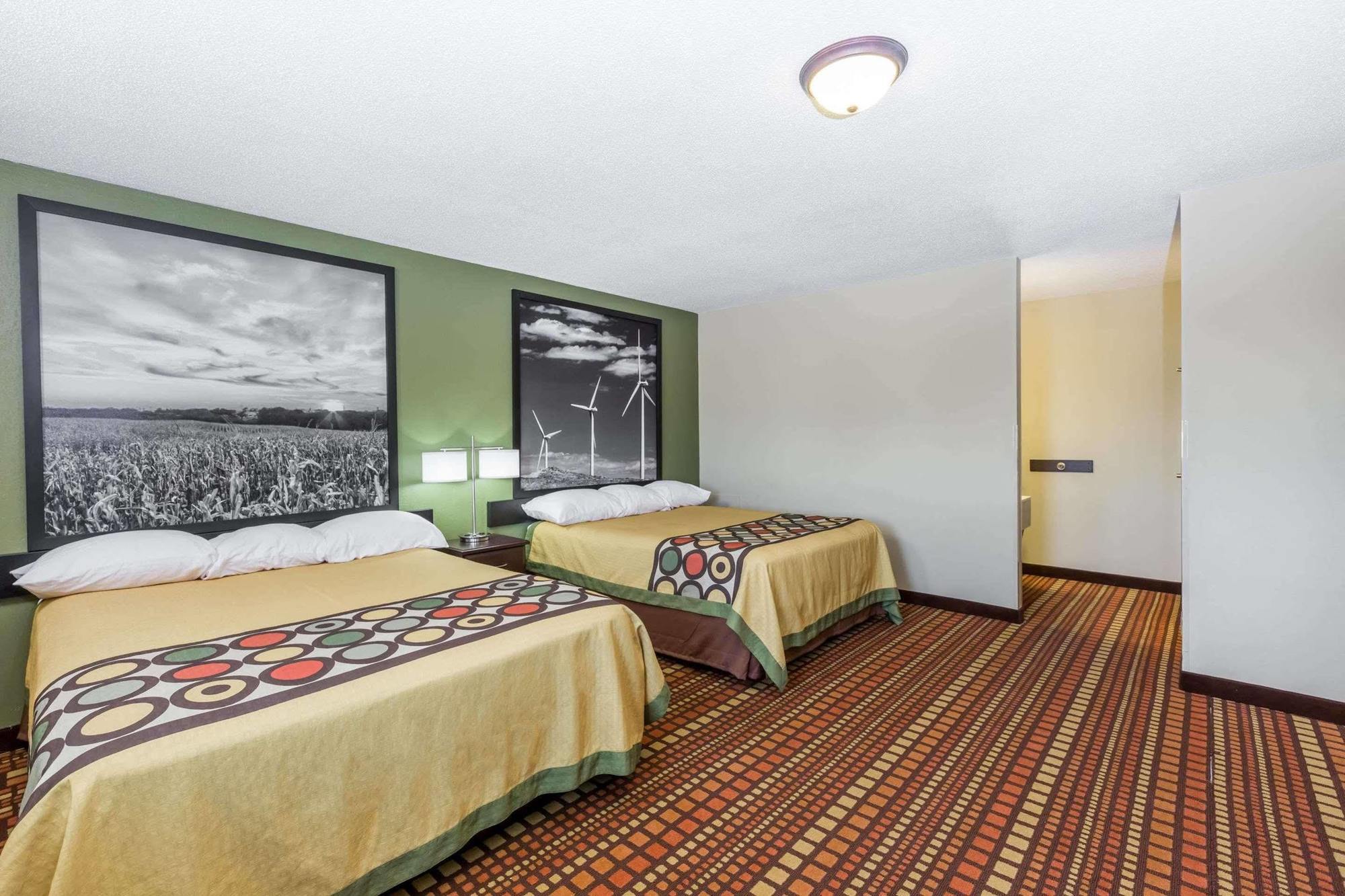 Super 8 By Wyndham Adair Ia Hotel Eksteriør billede