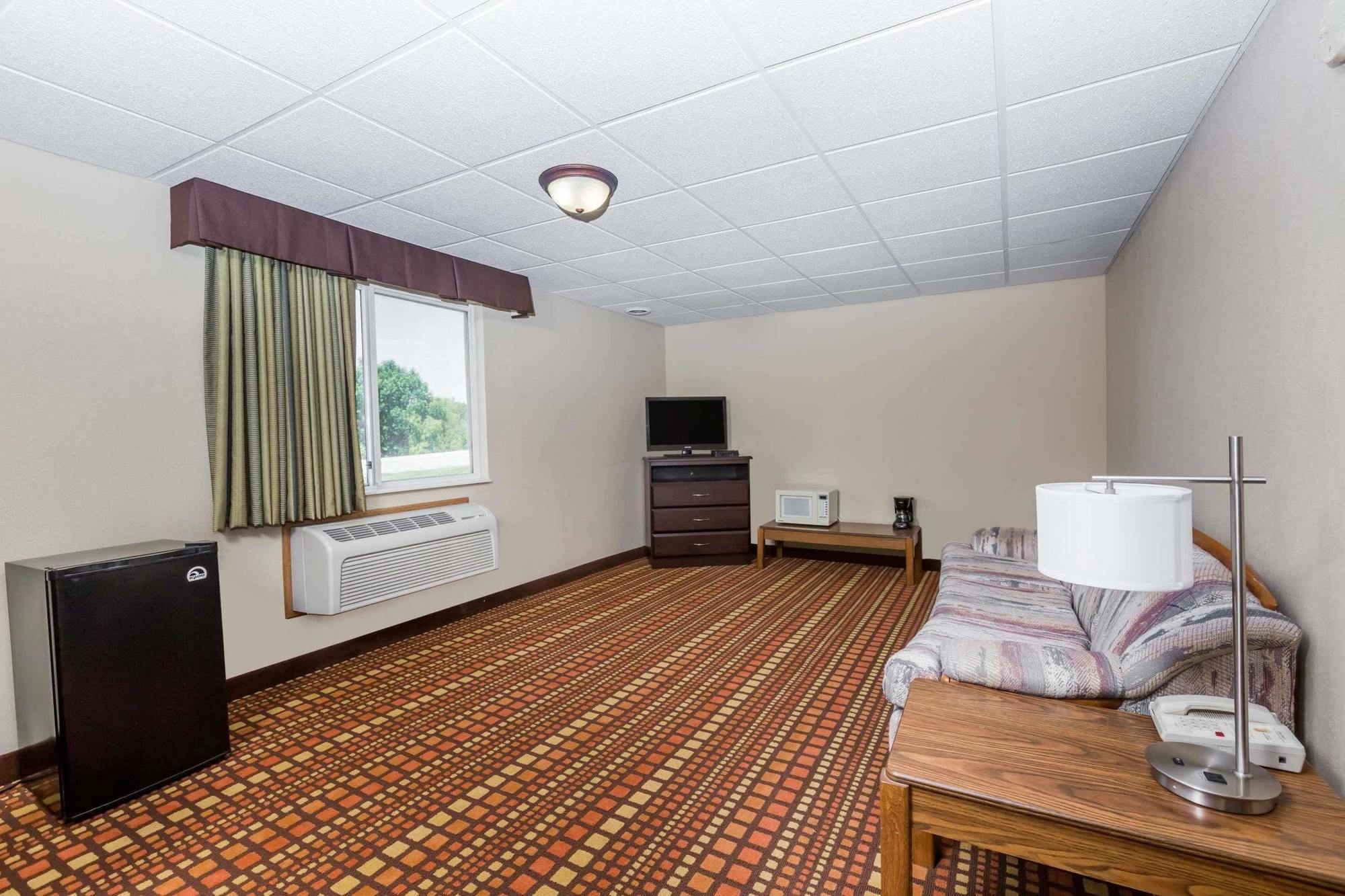 Super 8 By Wyndham Adair Ia Hotel Eksteriør billede